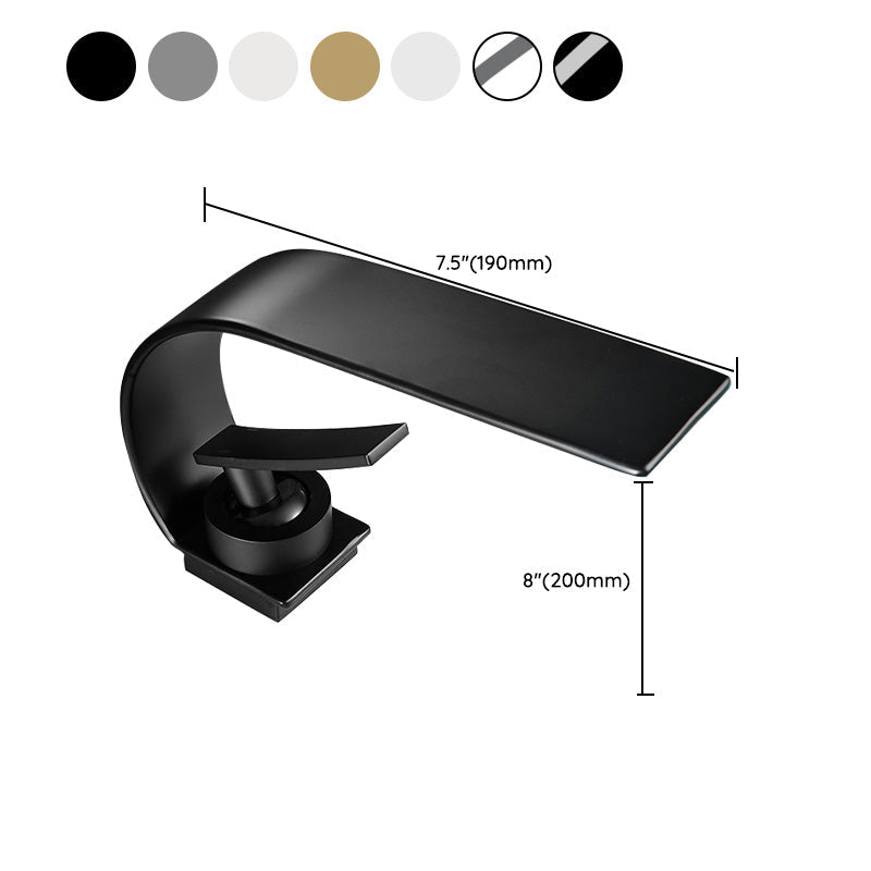 Norvo | Unik badekran med fossefall i messing