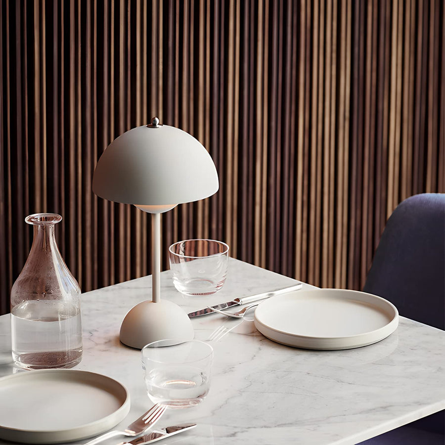 Norvo | Minimalist Blomsterpotte Bordlampe - Oppladbar Nattbordlampe & Trådløs Design Soppformet Lamper