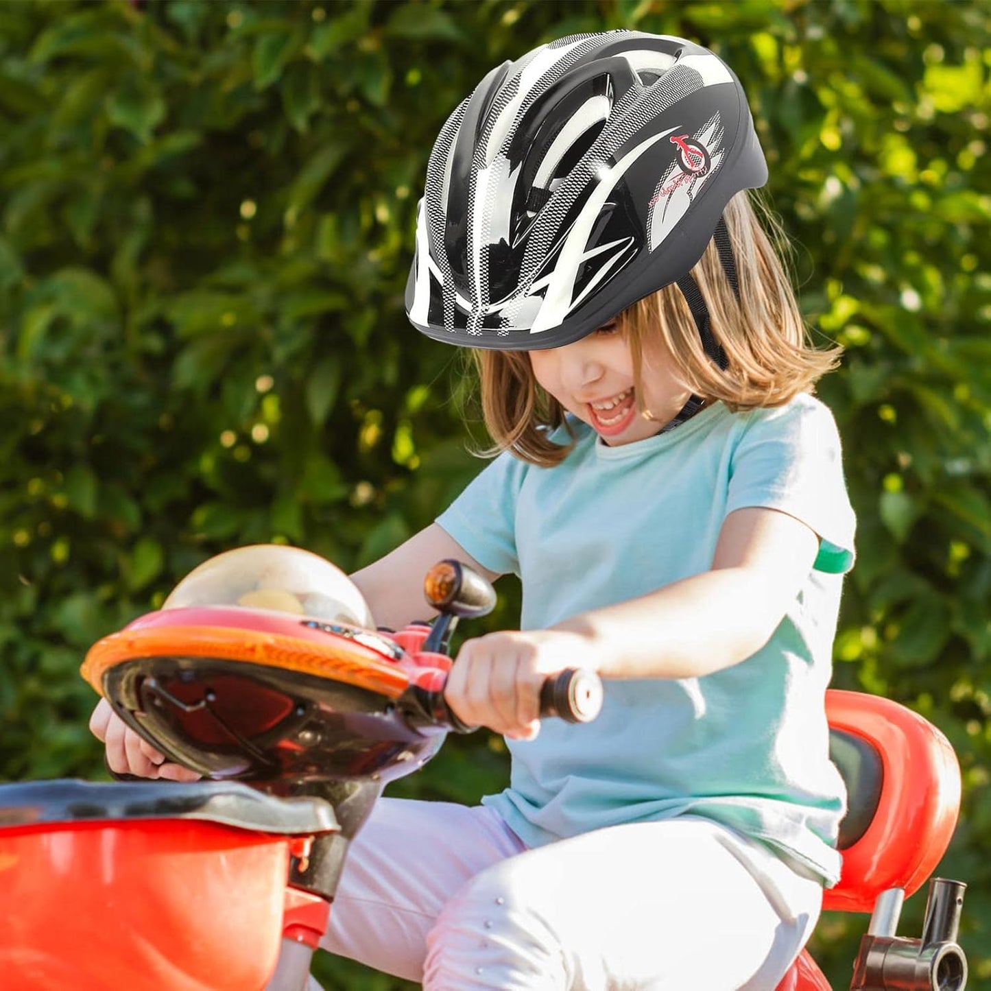 Norvo | Barne sikkerhetshjelm for sykling, skating, scooter og balance bike – Tegneserie design