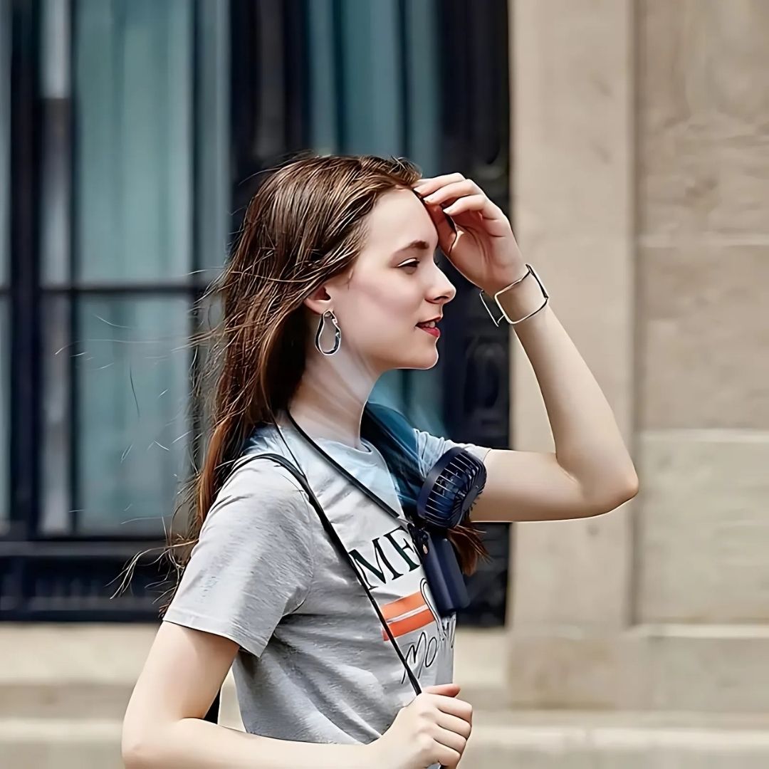 Norvo | Oppladbar Håndholdt Mini Vifte | 5-Hastigheter, 90-Graders Justerbar & Stille for Kontor, Hjem & Utendørs Bruk