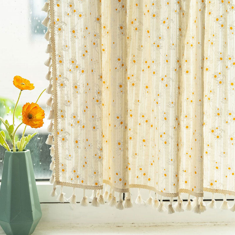 Beige Daisy Pattern Tier Gardin i Bomull Lin Stoff | Norvo
