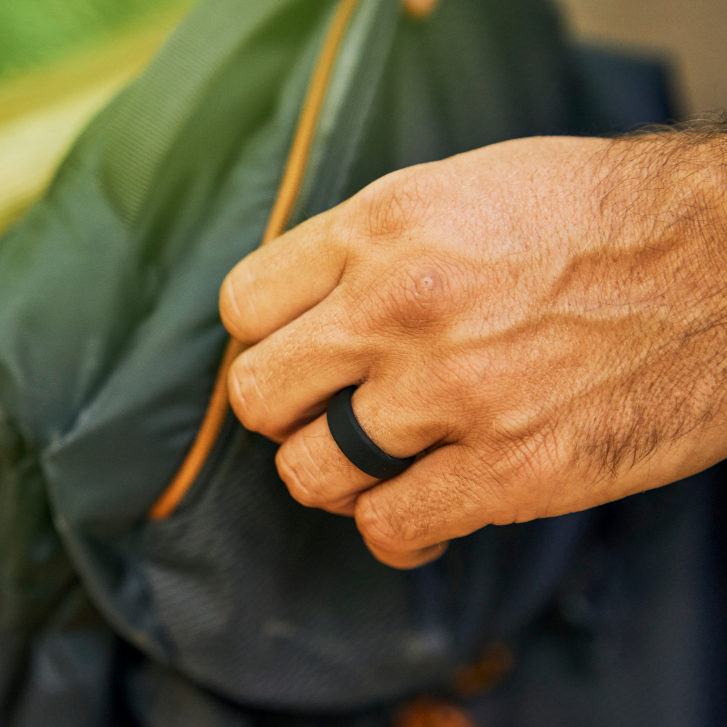 Norvo | Svart silikonring-sett x 4 – Stilig og holdbar alternativ for vielsesring