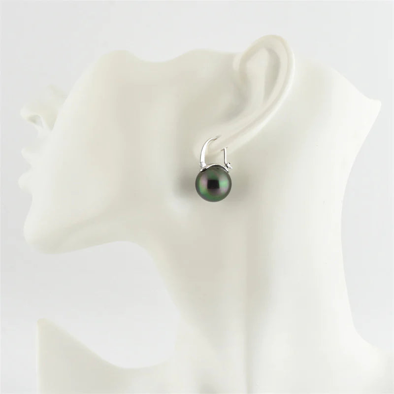 Norvo | Black Pearl Øredobber Finnes i Hvit Champagne Grå Gull og Svart Perle hengende øredobber