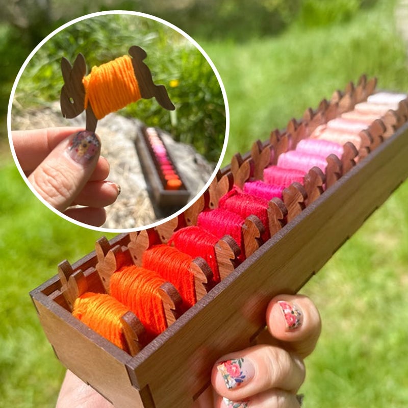 Norvo | Broderitråd Organizer | Tre Kanin Spole Sett | 16-Delt | Oppbevaringskorrall Inkludert