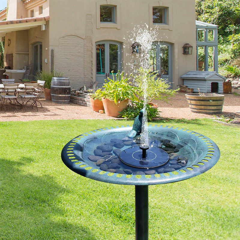 Norvo | Solcelledrevet fuglefontene med lys