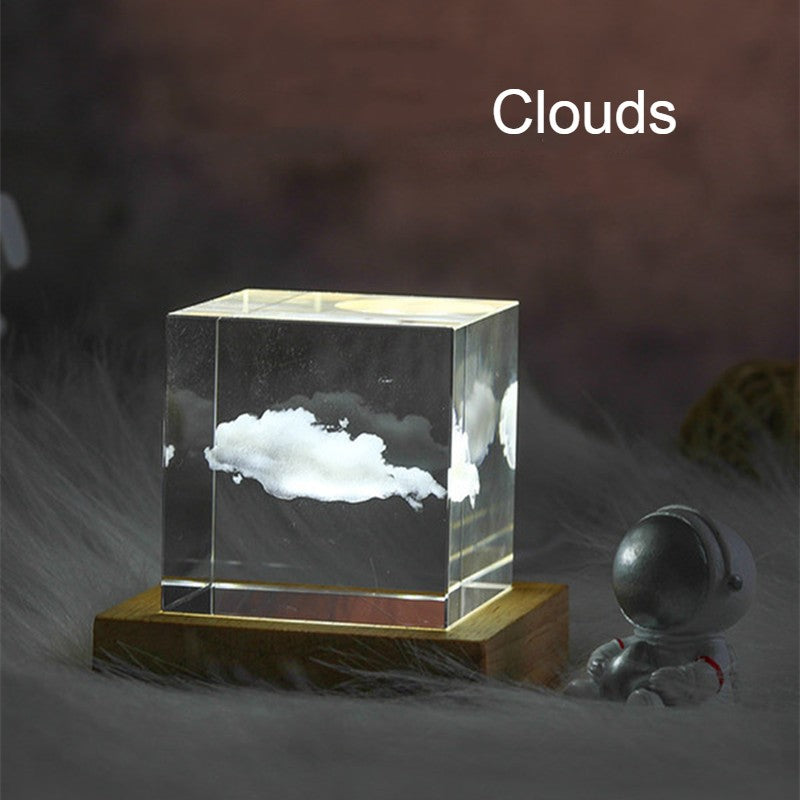 Norvo | 3D Galaxy Krystall Glass Cube med Ladelig Fargerik Lysbase, for Gave & Hjem Dekorasjon