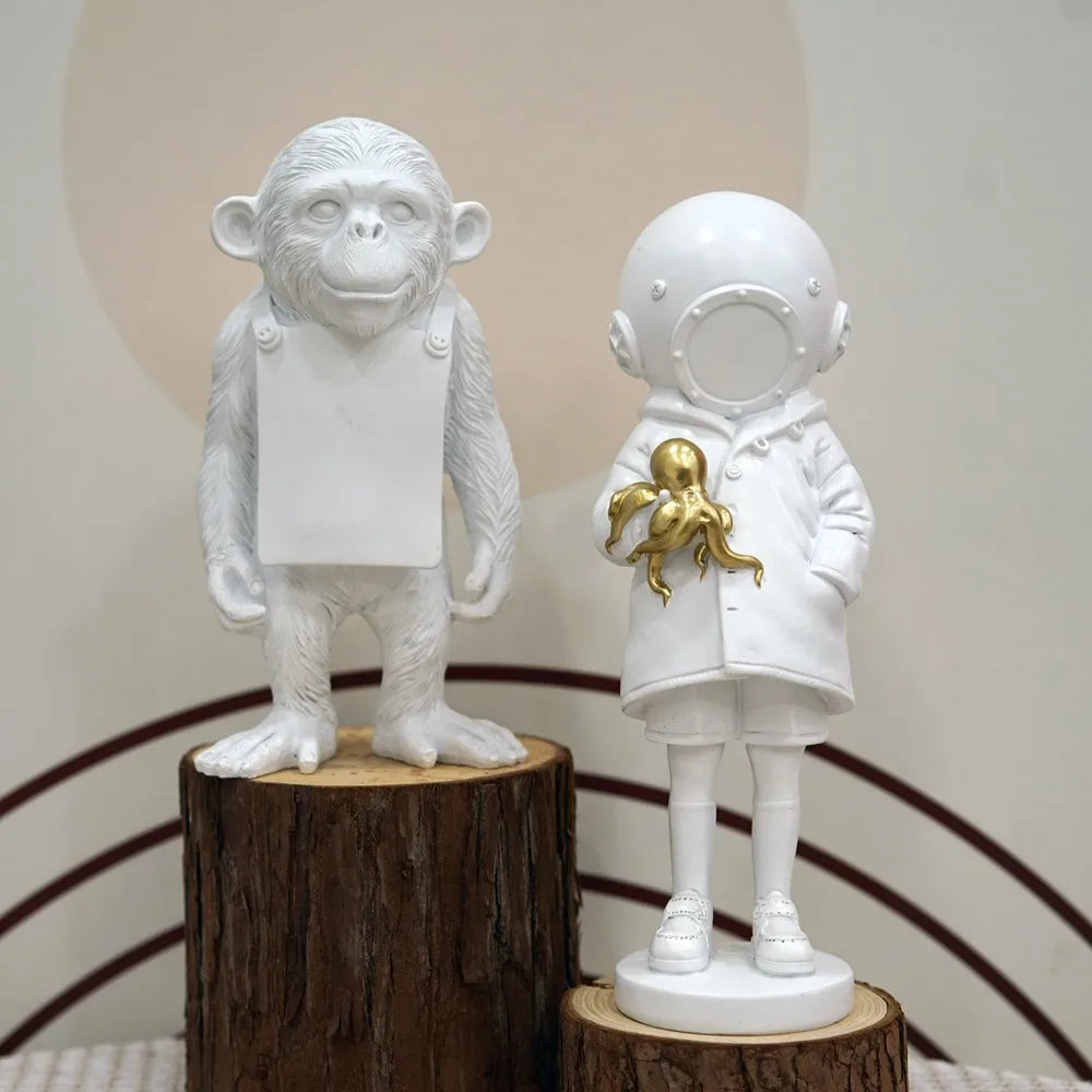 Norvo | Artify Banksy skulpturkolleksjon | Blomsterkaster & ballongjente | Popkunstfigurer | Moderne kontor- og hjemmeinnredning