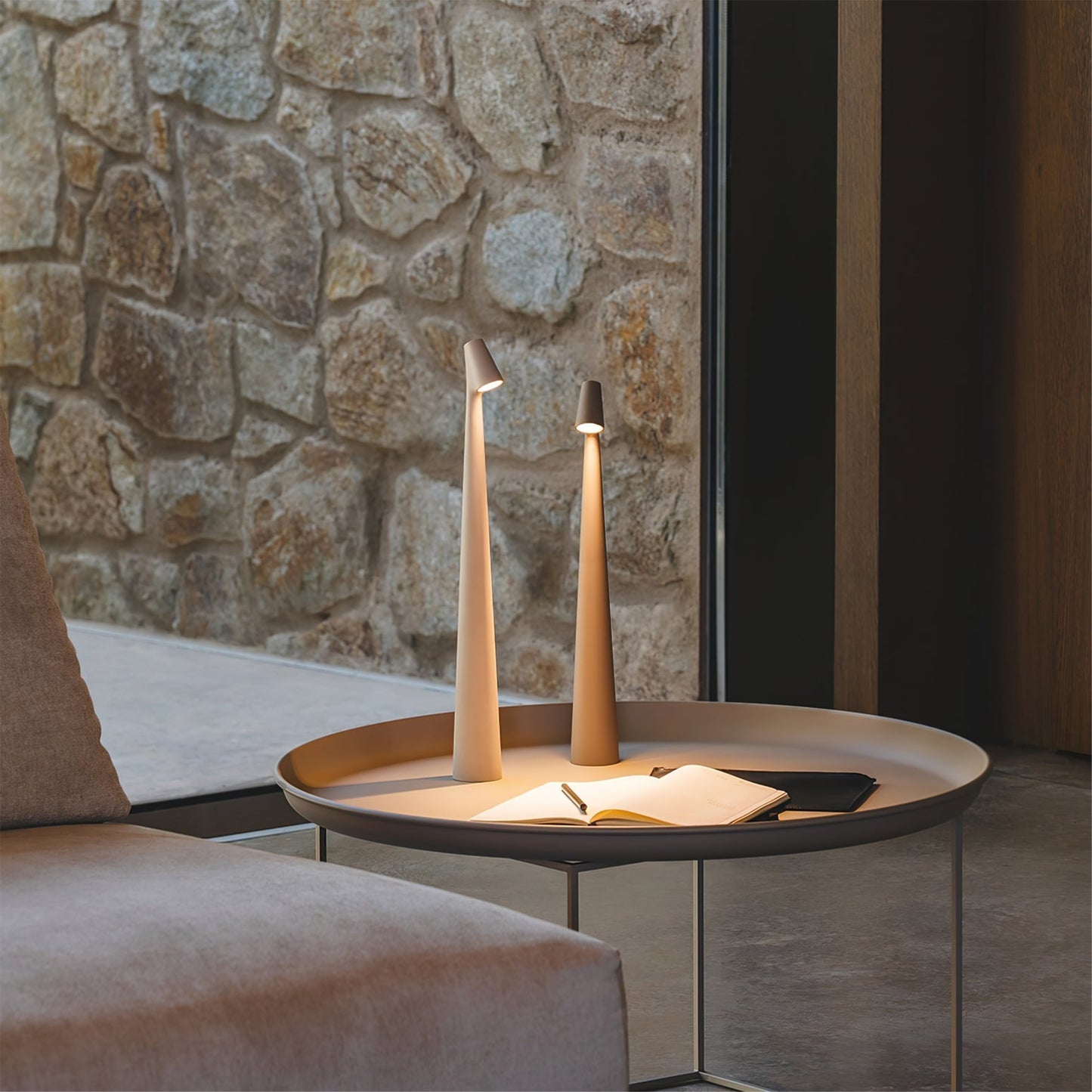 Norvo | EcoLight – Energieffektiv oppladbar skrivebordslampe