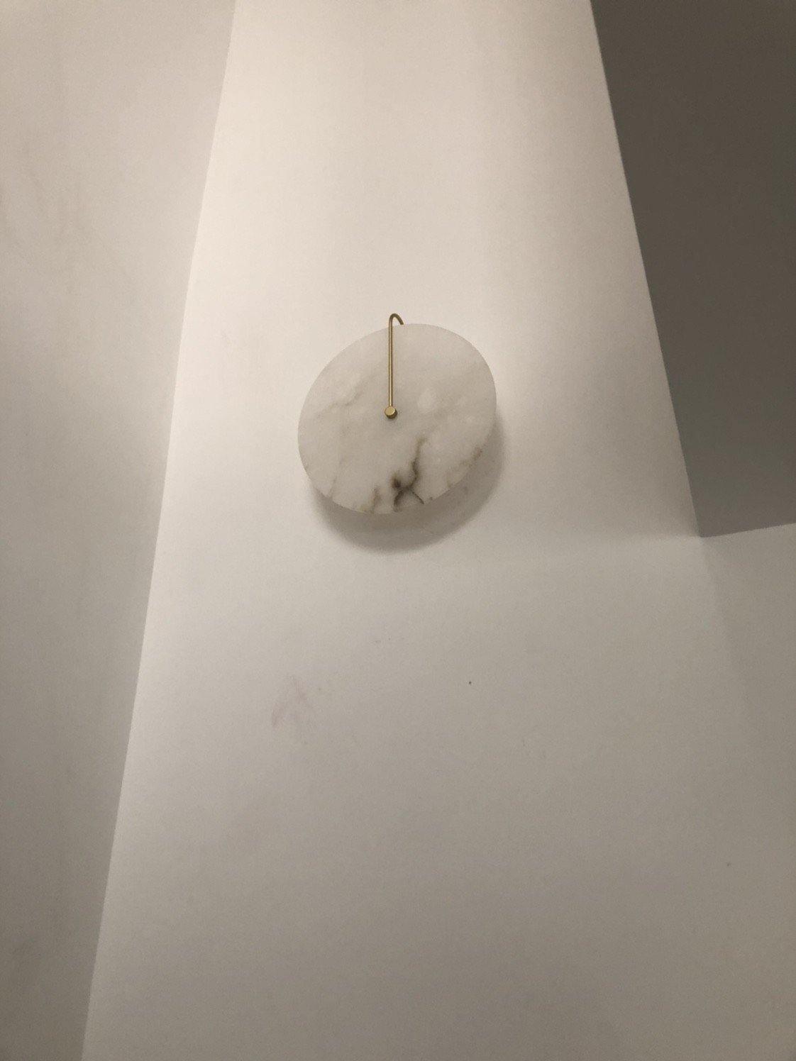Norvo | Hvit Alabaster Vegglampe