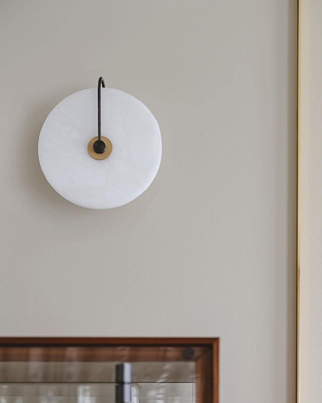 Norvo | Hvit Alabaster Vegglampe