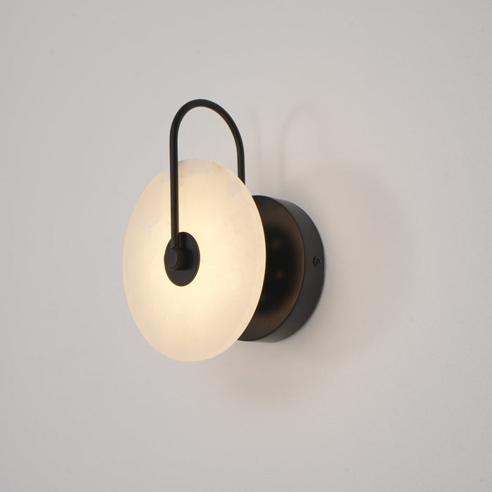 Norvo | Alabaster LED Vegglampe – Eleganse og Rolighet i Lys