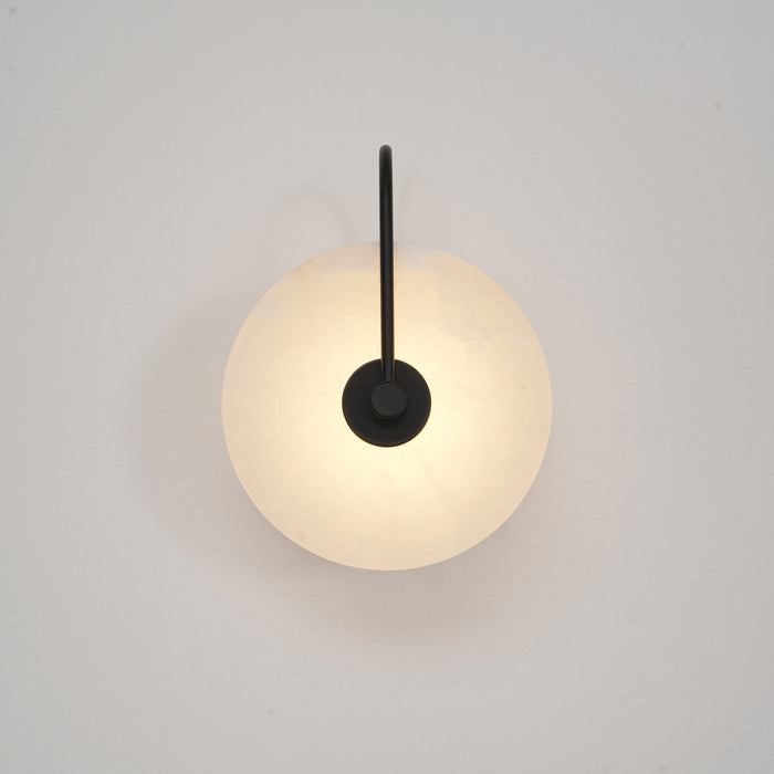 Norvo | Alabaster LED Vegglampe – Eleganse og Rolighet i Lys