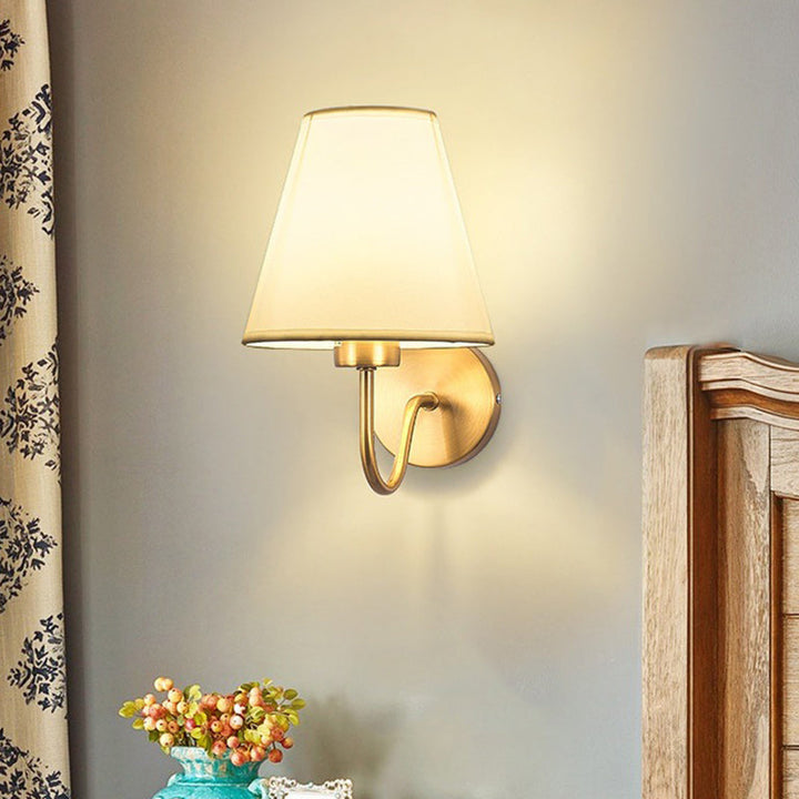 Norvo | Moderne Nordisk Rund Bøyd Stang Jern Tøy Nyttelys 1-Lykt Vegglampe for Stue