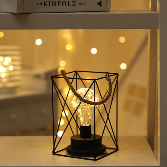 Norvo | Moderne Minimalist Vertikale Stripete Firkantrund Jern LED Bordlampe For Stue