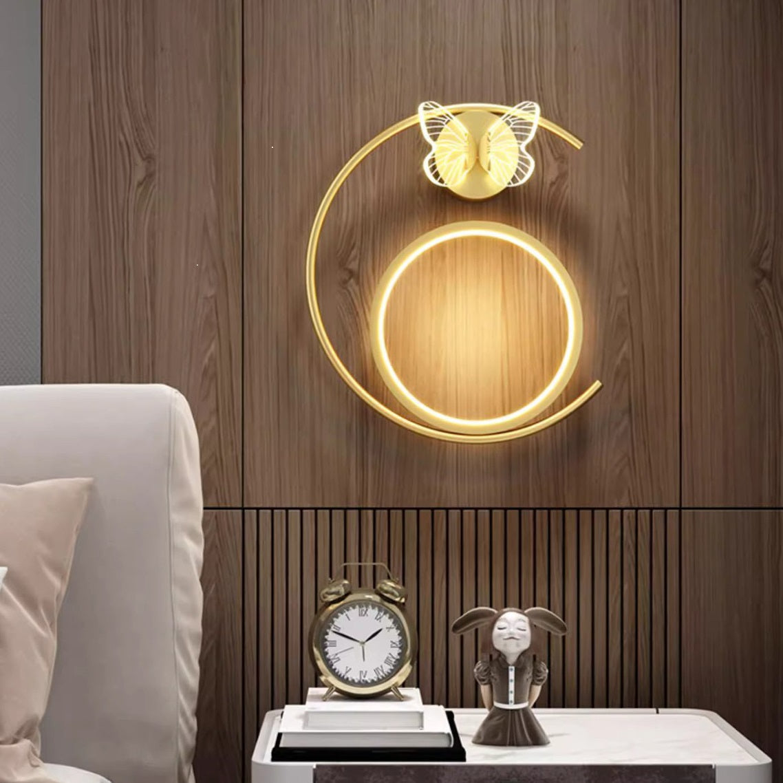 Norvo | Moderne Luksus Bøyd Rund Sommerfugl Silikon Jern LED Vegglampe for Stuen