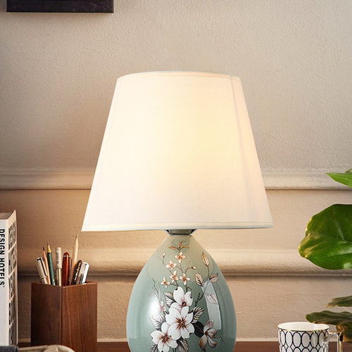 Norvo | Tradisjonelt kinesisk blomsterdesign rund vifte stoff keramikk 1-lys bordlampe til stuen