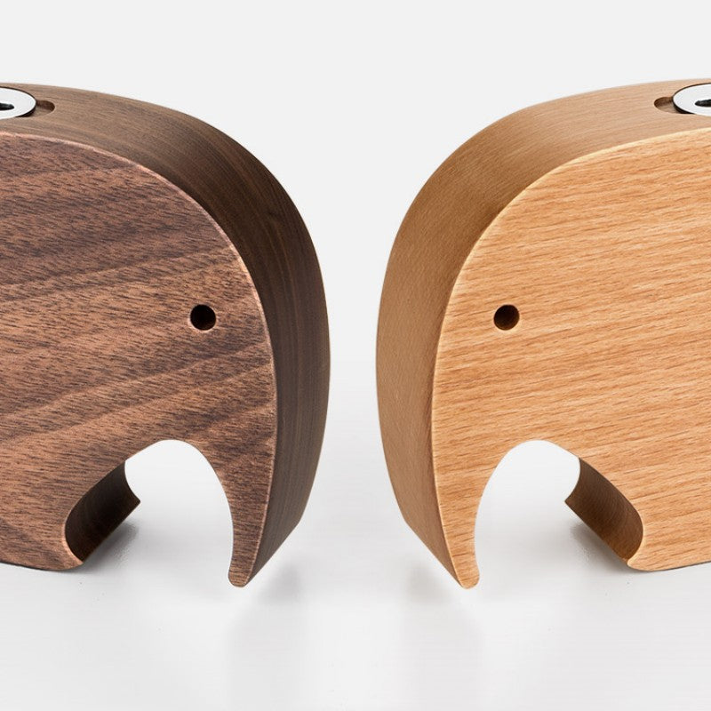 Norvo | Push-To-Dispense Solid Wood Elephant Tannpirkholder