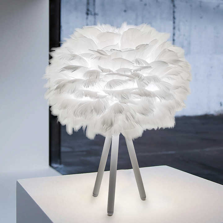 Norvo | Blossom Bordlampe – Elegant Fjærdesign med Dimbar Lys