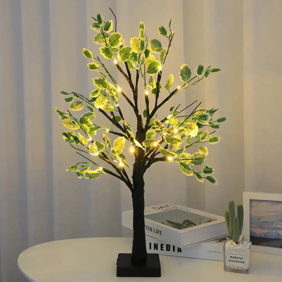 Norvo | Magisk BrightTree Bordlampe – Elegant Treedesign med Varme LED-Lys
