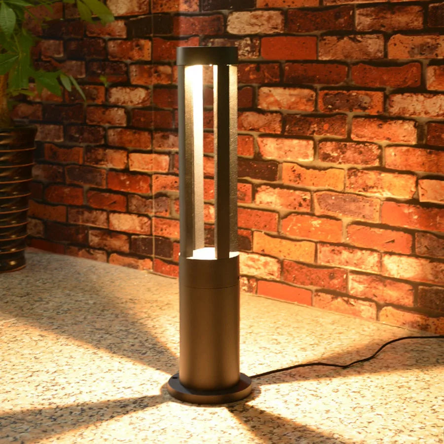 StoneGlow - Energieeffektiv LED Hage Postlampe | Vannavstøtende og Moderne Utendørs Belysning | Norvo