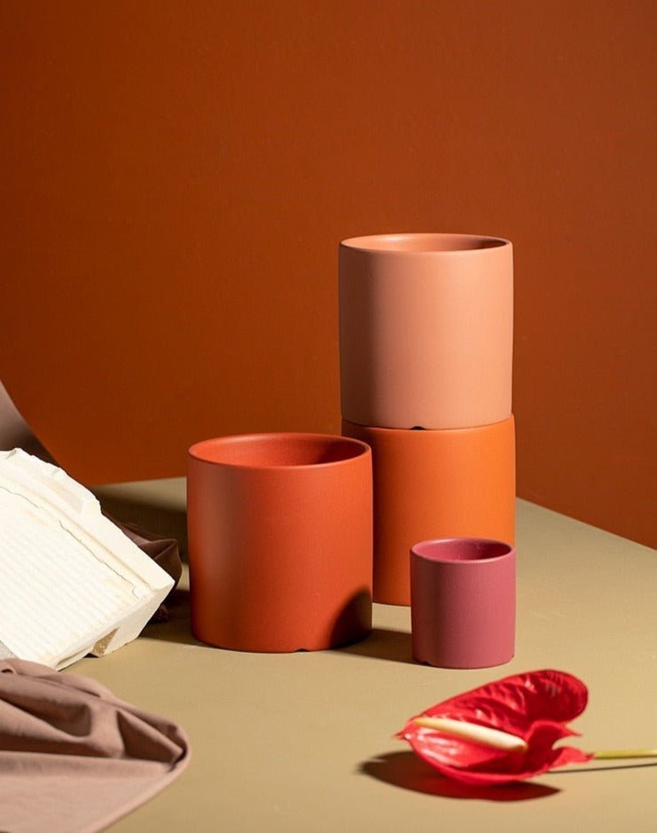 Norvo | Elegant blomsterpotte laget av keramikk med underskål