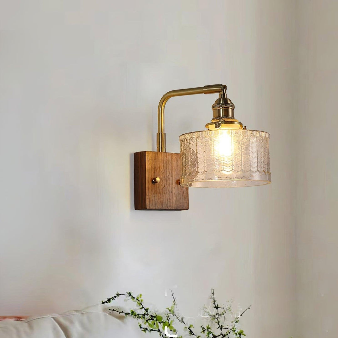 Rustikk Grønn Glassvegglampe med Trebase | Norvo