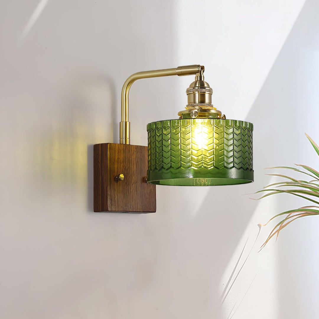 Rustikk Grønn Glassvegglampe med Trebase | Norvo