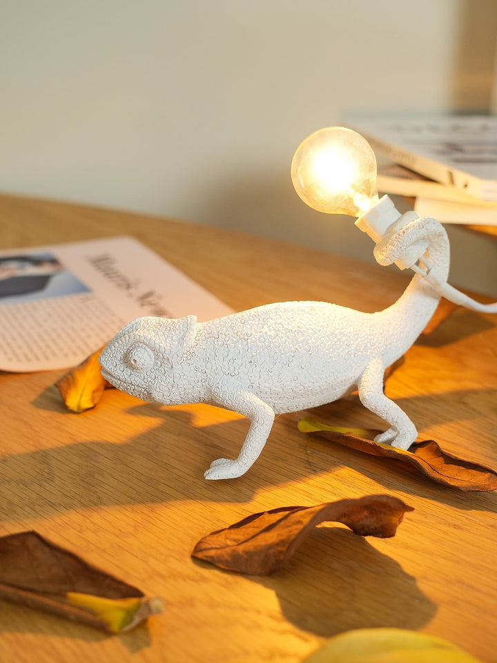 Norvo | CamouGlow – Harpiks Bordlampe med Sjarmerende Kamuflering Detalj