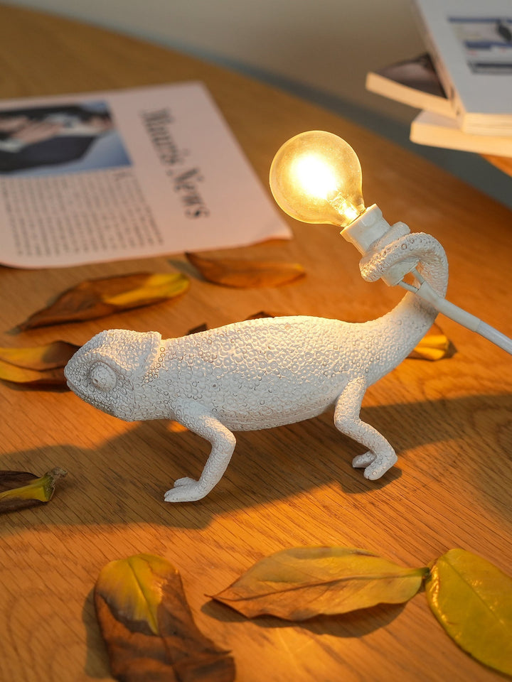 Norvo | CamouGlow – Harpiks Bordlampe med Sjarmerende Kamuflering Detalj