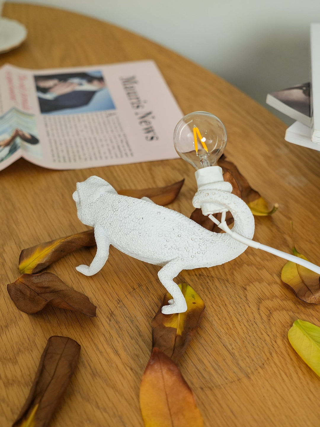 Norvo | CamouGlow – Harpiks Bordlampe med Sjarmerende Kamuflering Detalj