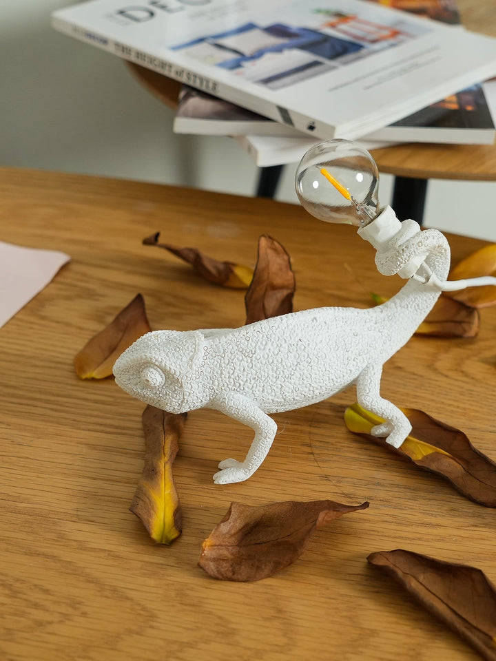 Norvo | CamouGlow – Harpiks Bordlampe med Sjarmerende Kamuflering Detalj