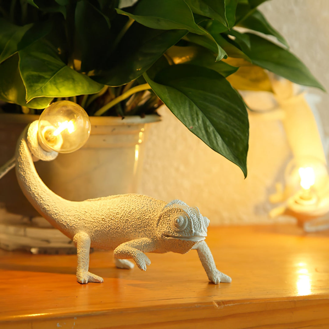 Norvo | CamouGlow – Harpiks Bordlampe med Sjarmerende Kamuflering Detalj
