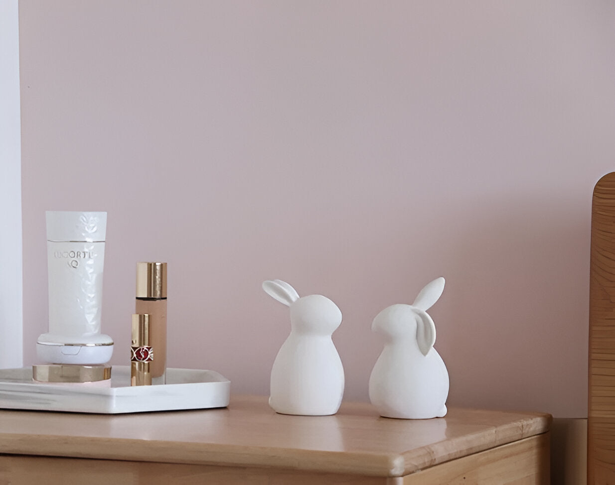 Norvo | ConeyBliss Minimalist Keramikk Kanin – Elegant Hvit Påske Kanin Figur Dekor