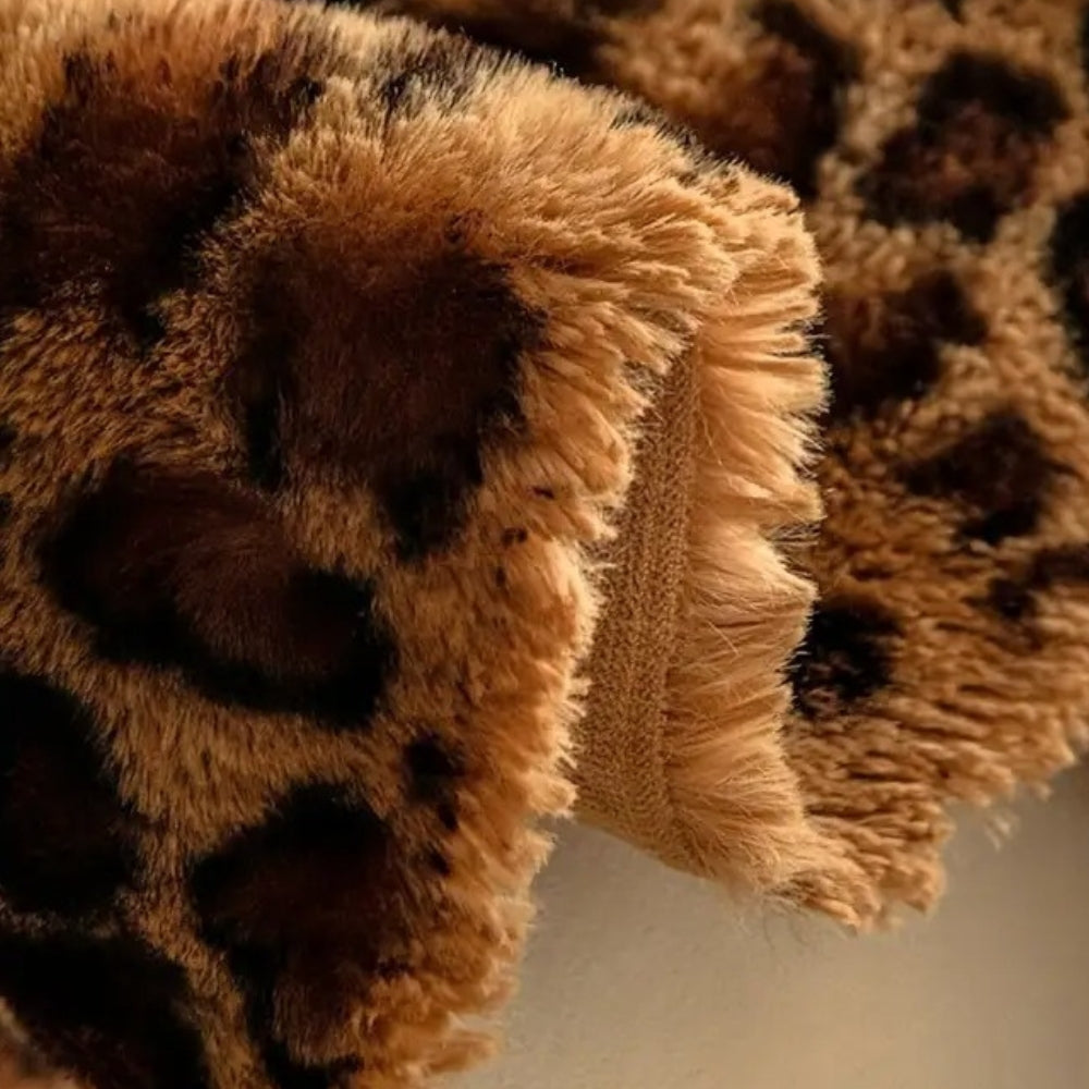 Norvo | Cozy Leopard Print Sofa Cover