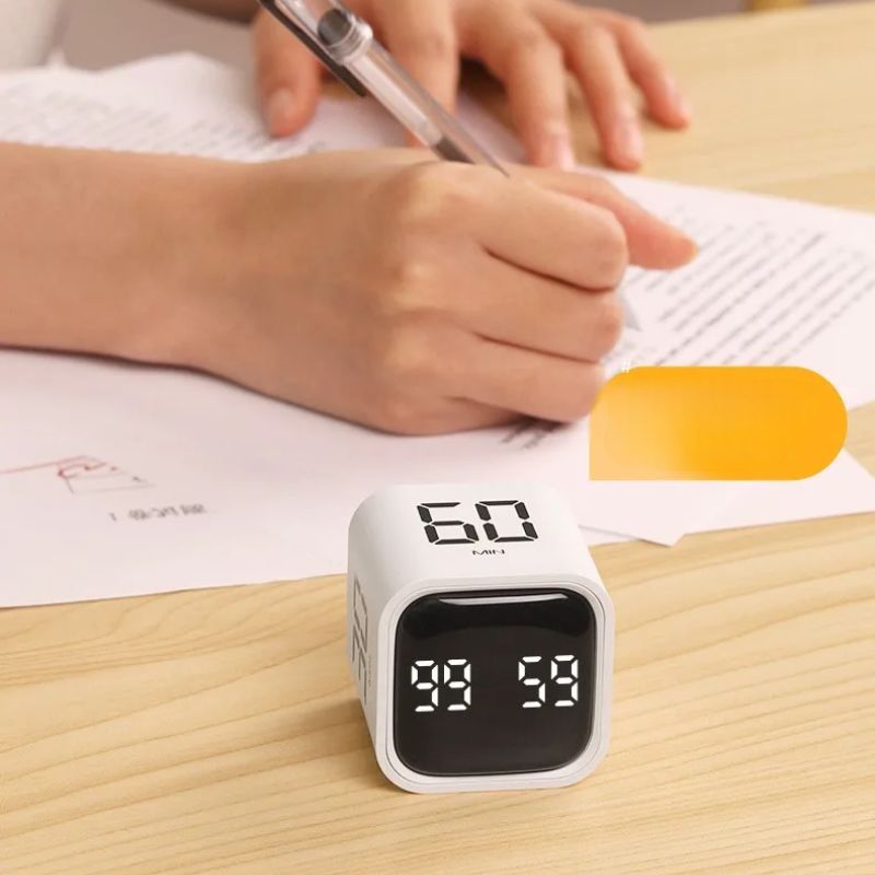 Norvo | Smart Cube Timer med tyngdekraftsensor og LED-skjerm
