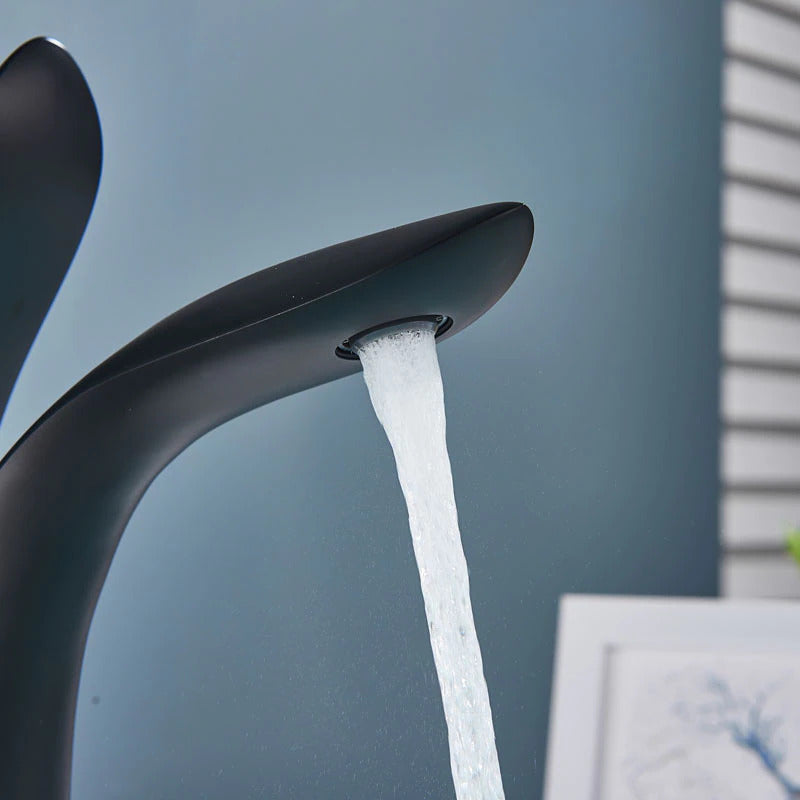 Norvo | Moderne Luksus Badarmatur for et Stilig Bad