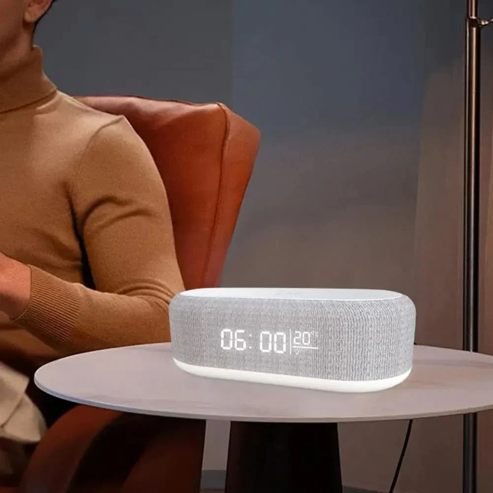 Norvo | Digital vekkerklokke med trådløs lading og temperaturvisning