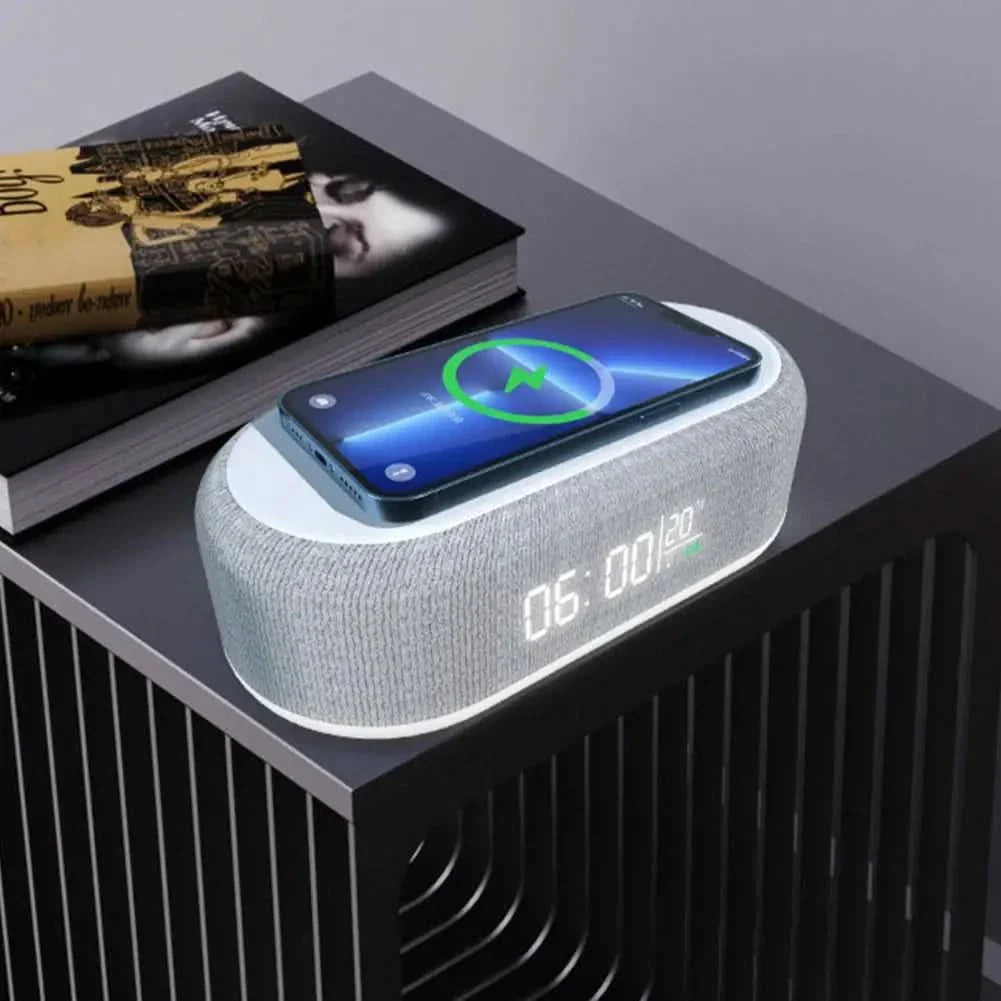 Norvo | Digital vekkerklokke med trådløs lading og temperaturvisning