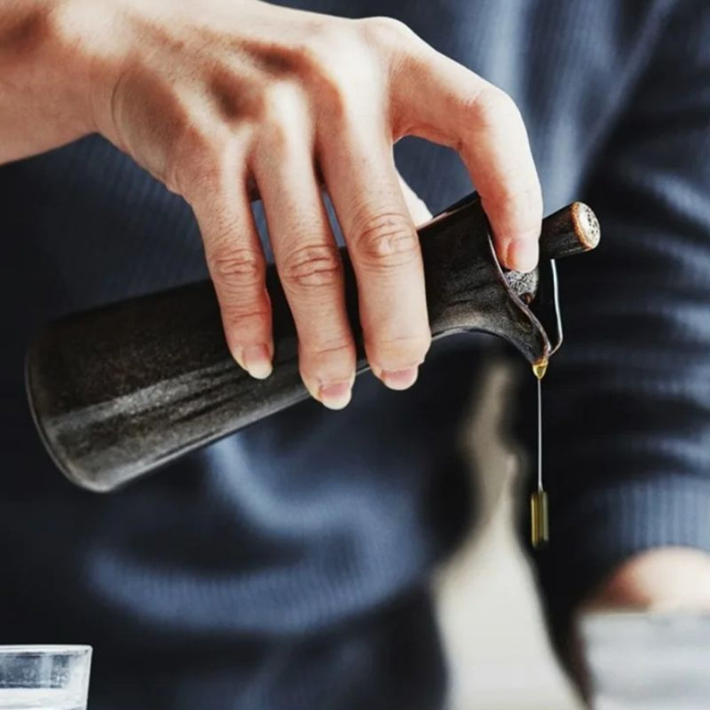 Norvo | EcoPour – Elegant Dråpefri Glassoljedispenser | Stilig & Bærekraftig Kjøkkenaccessoire