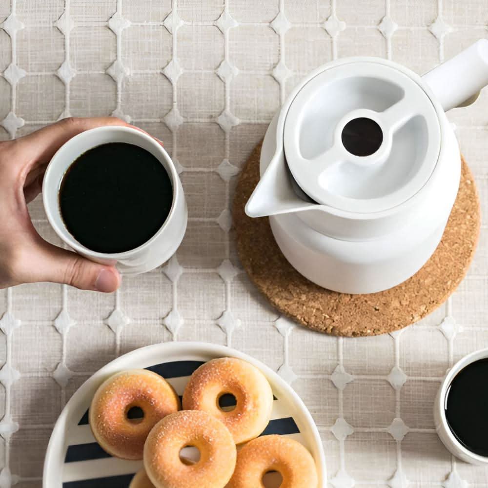 Norvo | Elegant dobbelvegg glasskaraffel med trehåndtak for varme og kalde drikker