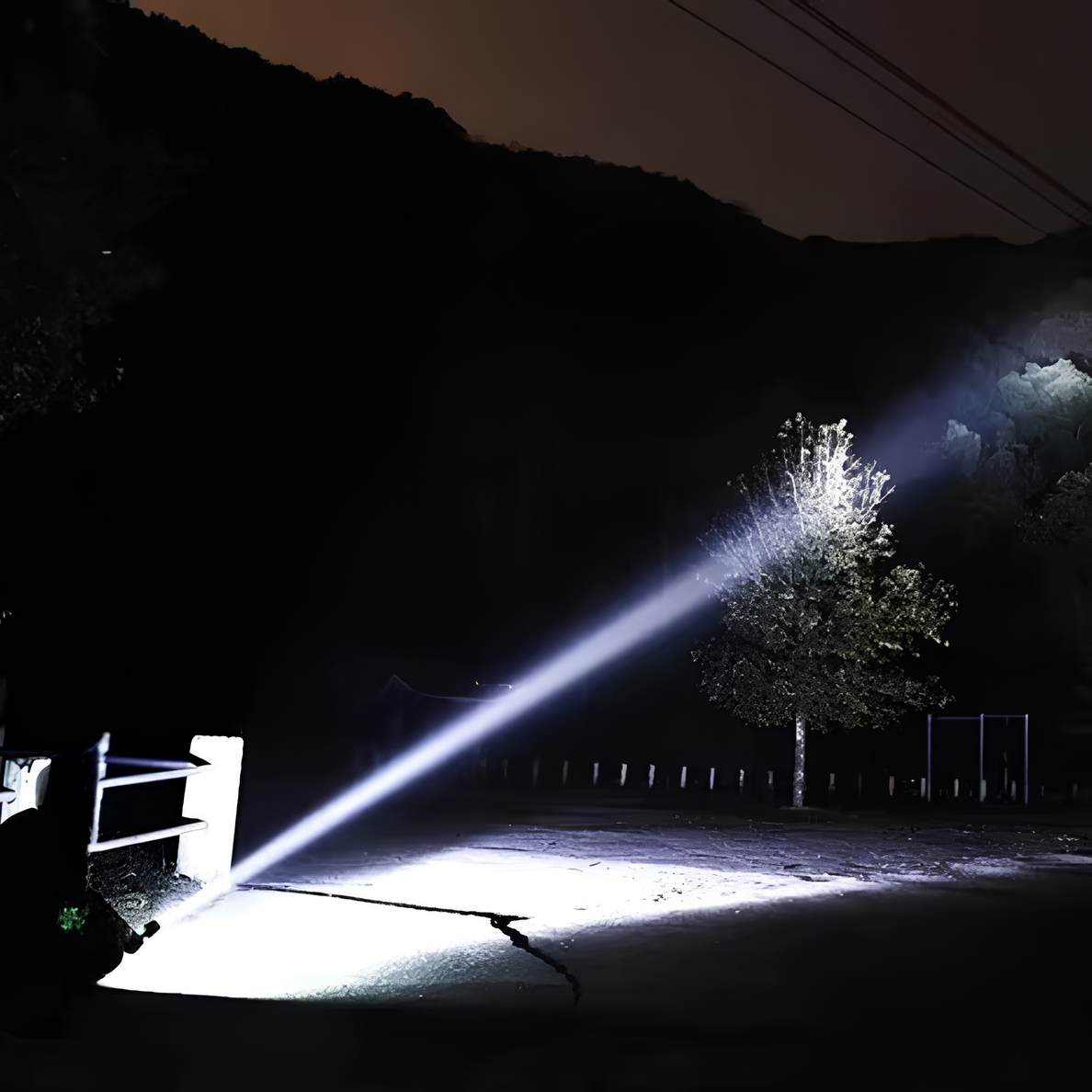 Norvo | Oppladbar LED-lommelykt med lang rekkevidde beam