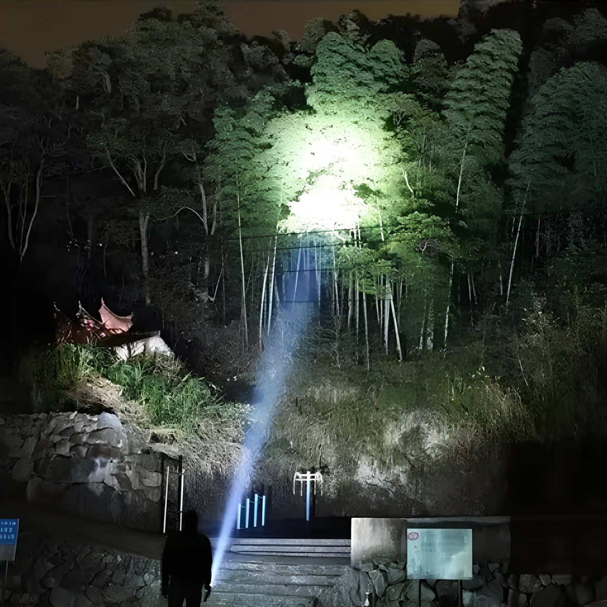 Norvo | Oppladbar LED-lommelykt med lang rekkevidde beam