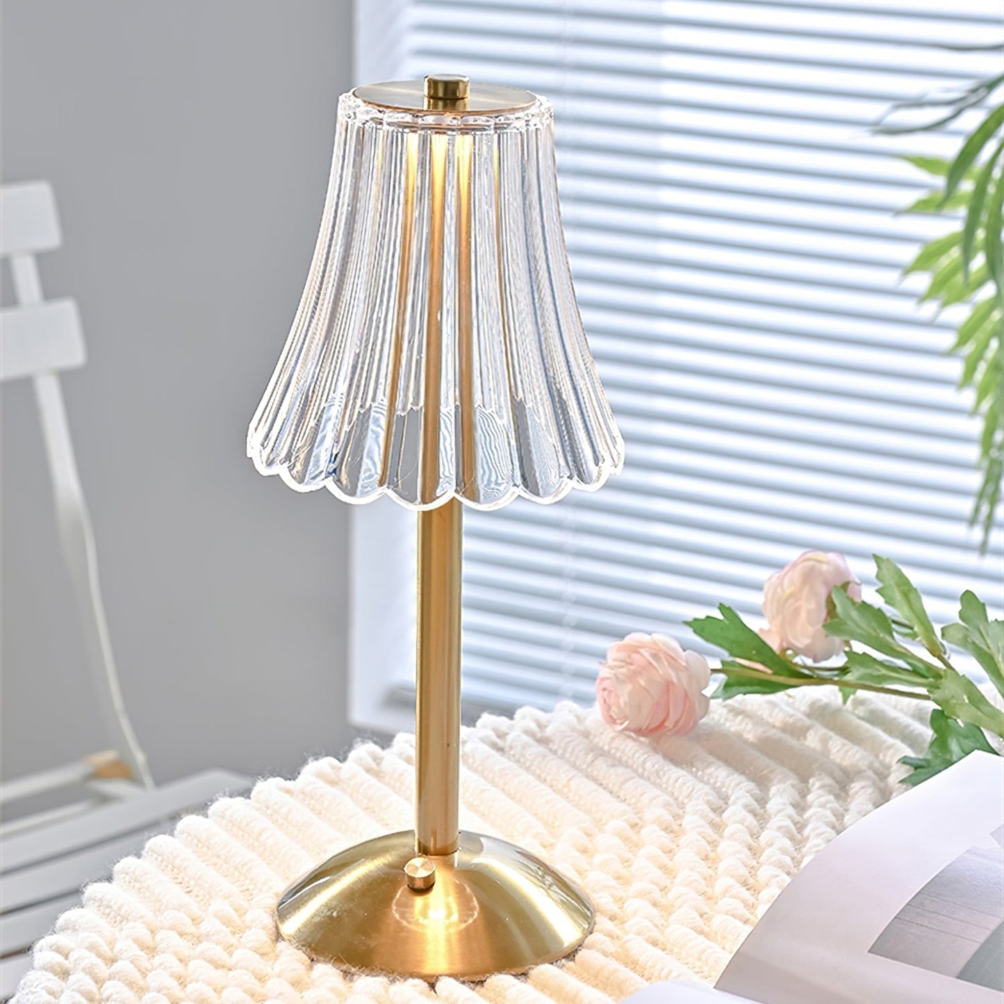 Norvo | RadiantGold – Elegant Bærbar Bordlampe