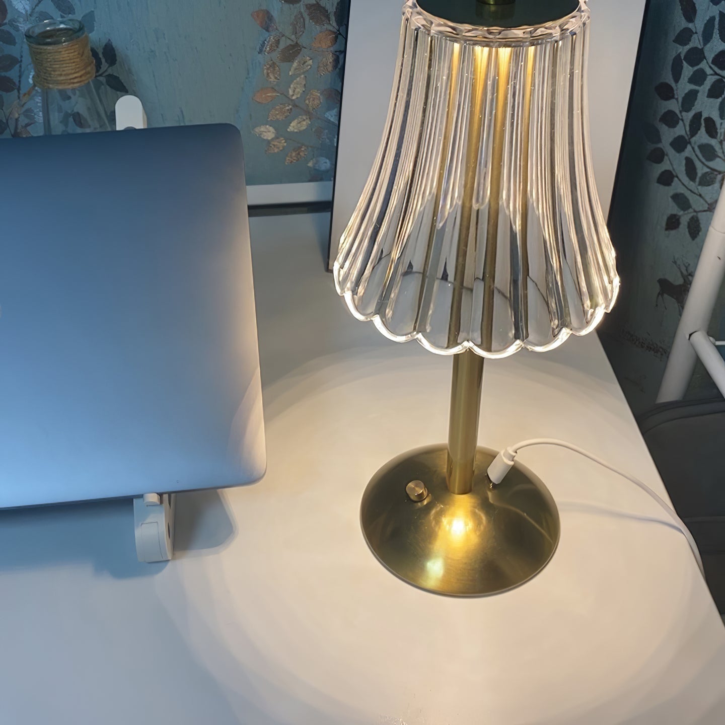 Norvo | RadiantGold – Elegant Bærbar Bordlampe