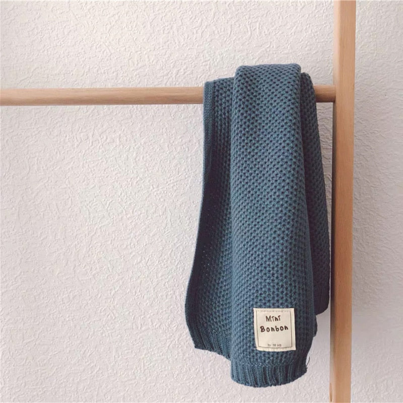 Norvo | Barne Strikket Skjerf – Mykt og Varmende Skjerf i Tidløst Design