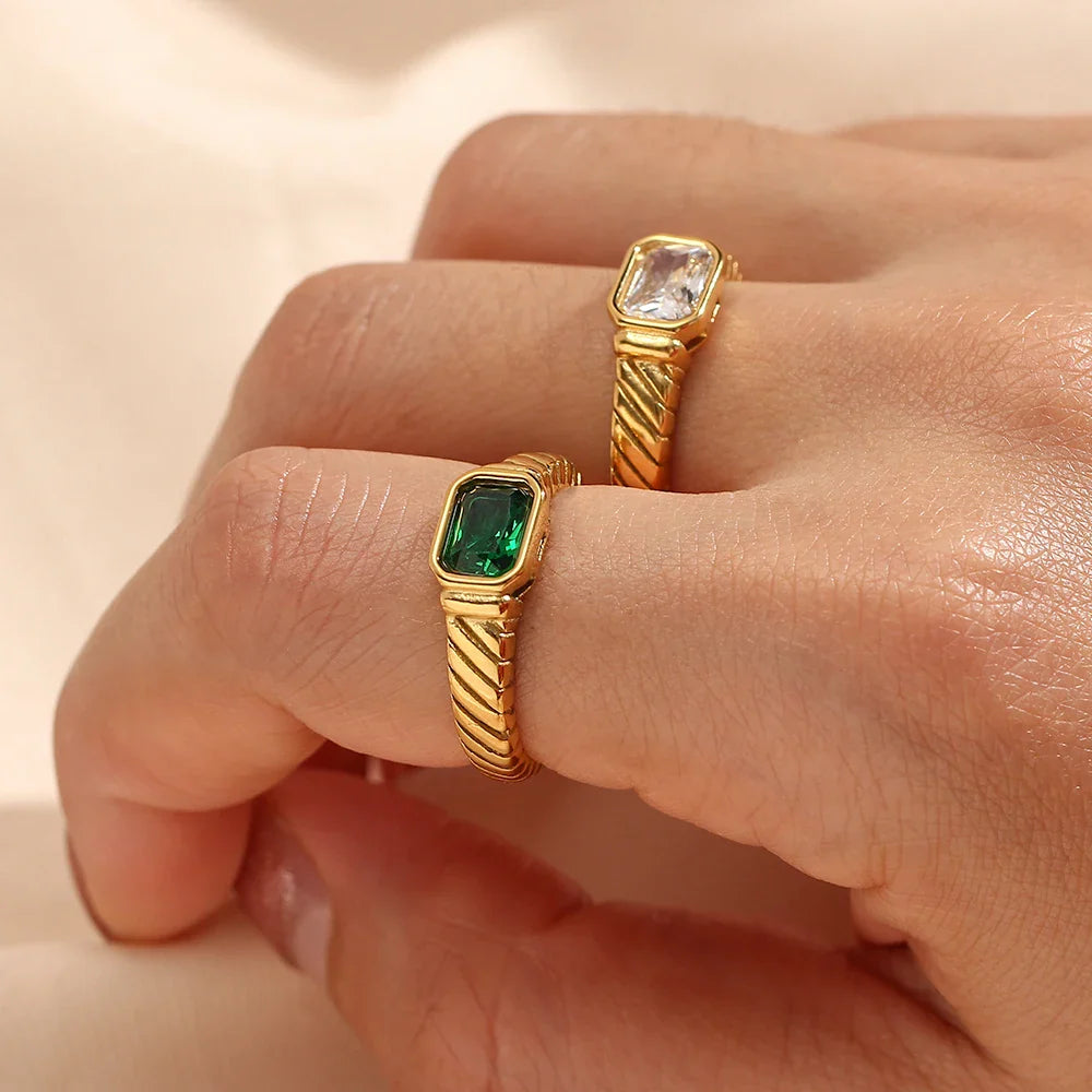 Norvo | Krysstrimmlet Baguette Diamantring