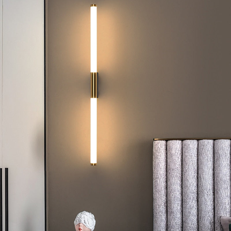 Norvo | BarGleam – Minimalistisk Gullvegglampe med en Moderne Vri