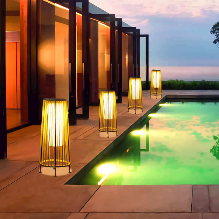 Norvo | Solr LED Rattanlampe – Stor utendørs belysning i oval design for hage og terrasse