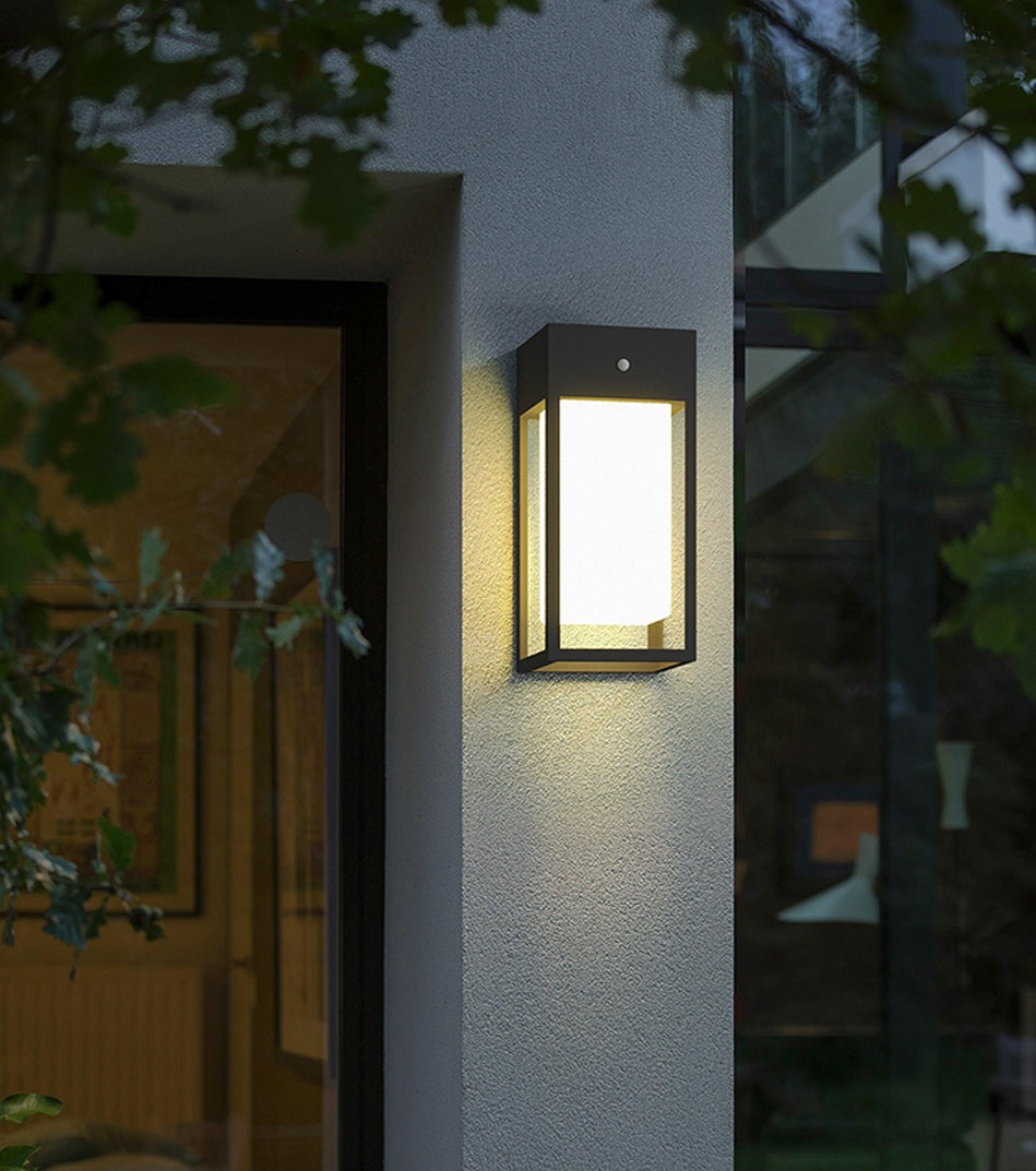 Norvo | SolarAura – Smart solcellevegglampe for hagen