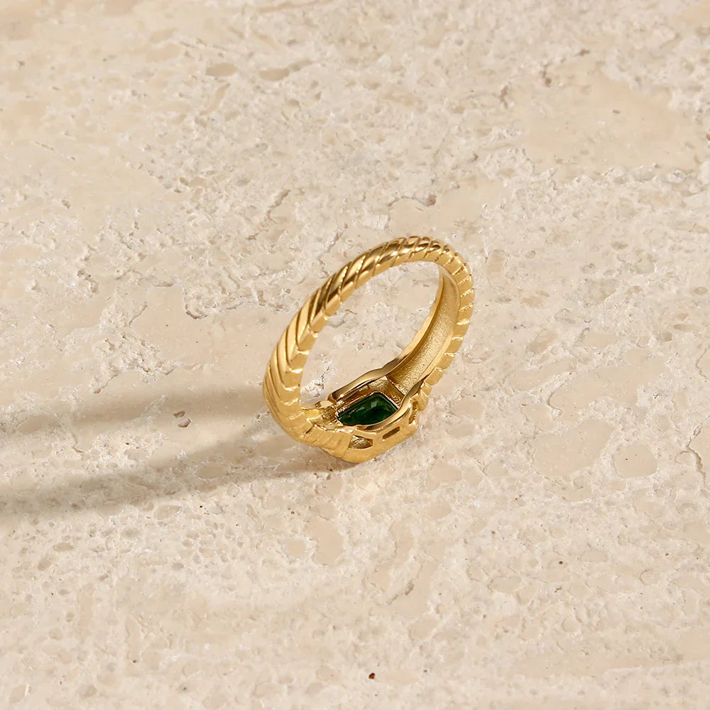 Norvo | Krysstrimmlet Baguette Diamantring